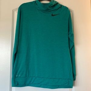 Mens Nike DriFit pullover - large